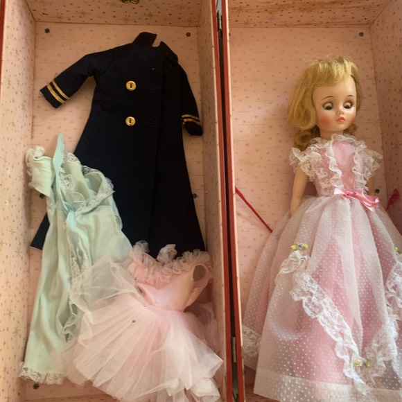 green emerald velvet dress FAO Schwarz Kids Plush Cape Dress Up Set with Trunk Case, 3-Pack Dragon,  Unicorn and Shark Stuffed Animal Cloak Costumes for Pretend Play, Encourage  Your Child's Imagination, Age 3+ : Amazon.sg: Toys main image 0